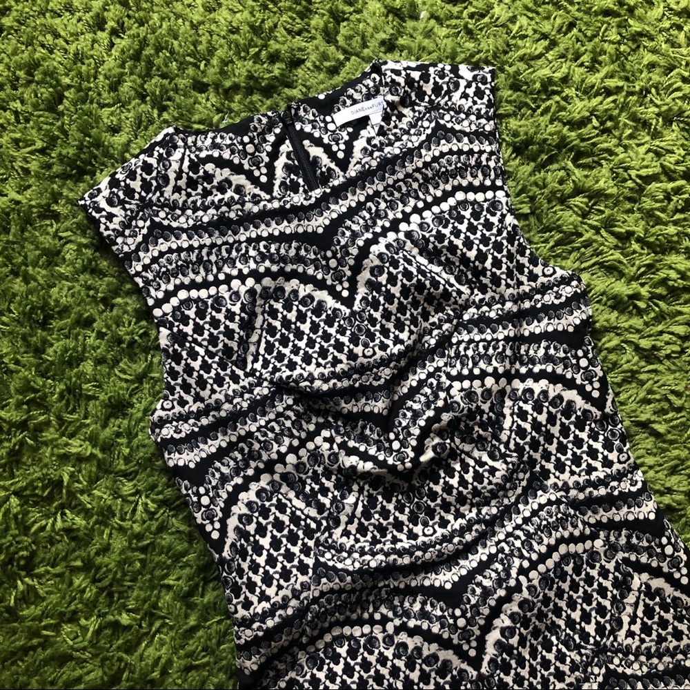 DVF black & white sheath dress - LIKE NEW! - Picture 4 of 8